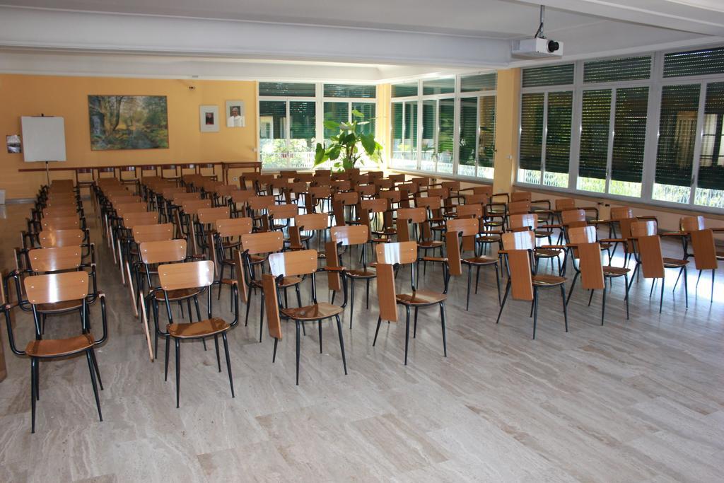 Centro Di Spiritualita Maria Candida Армено Экстерьер фото