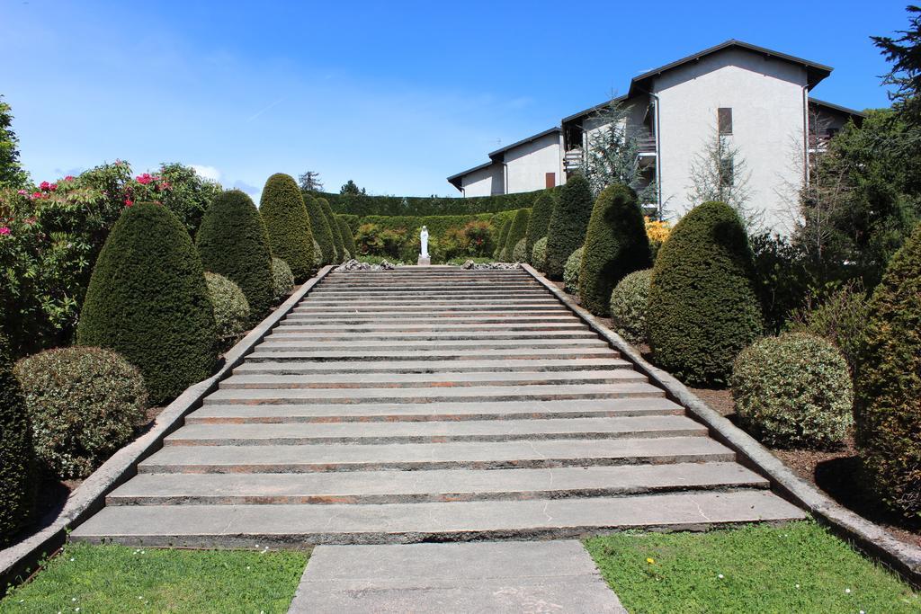Centro Di Spiritualita Maria Candida Армено Экстерьер фото