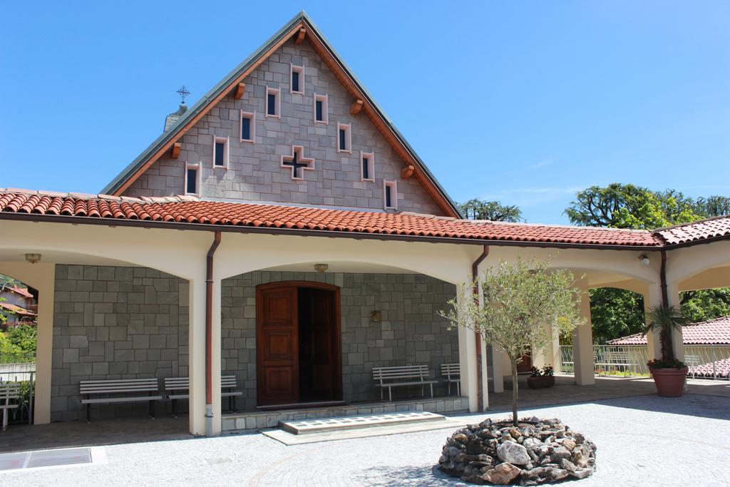 Centro Di Spiritualita Maria Candida Армено Экстерьер фото