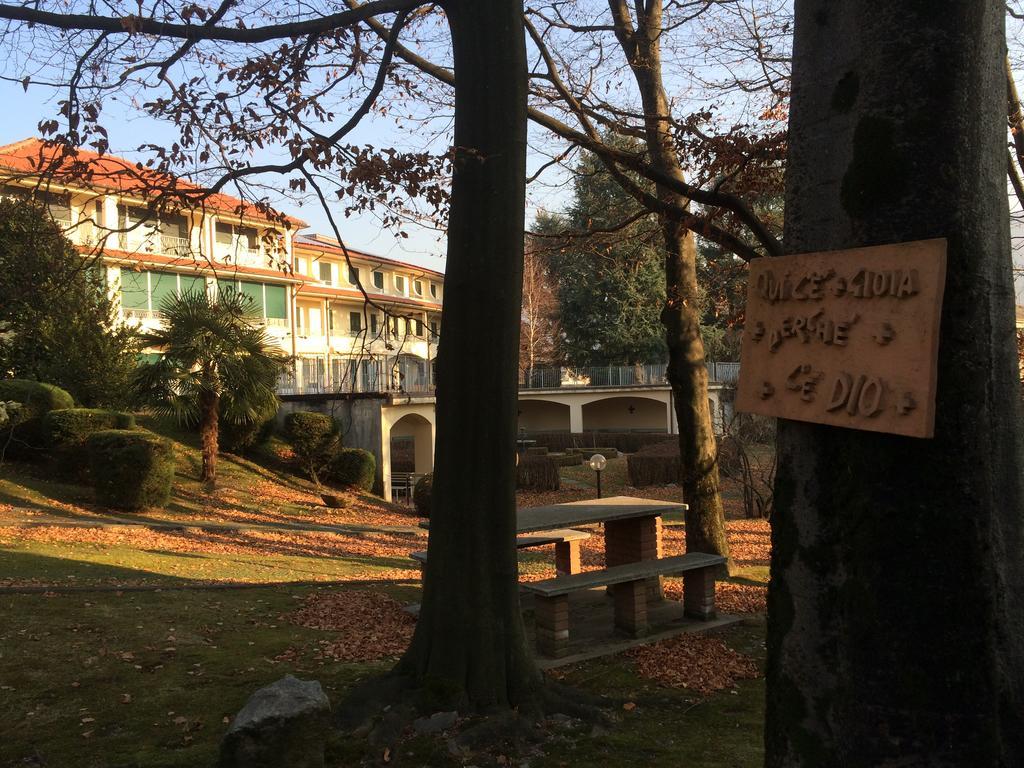 Centro Di Spiritualita Maria Candida Армено Экстерьер фото