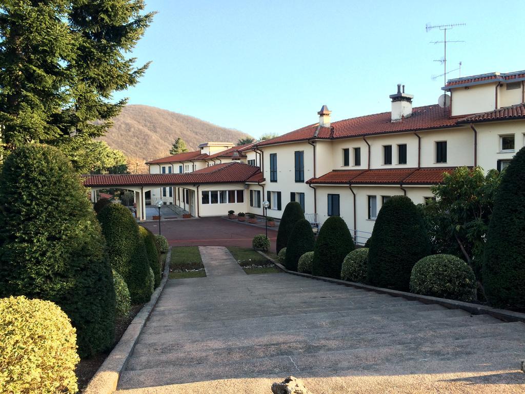 Centro Di Spiritualita Maria Candida Армено Экстерьер фото