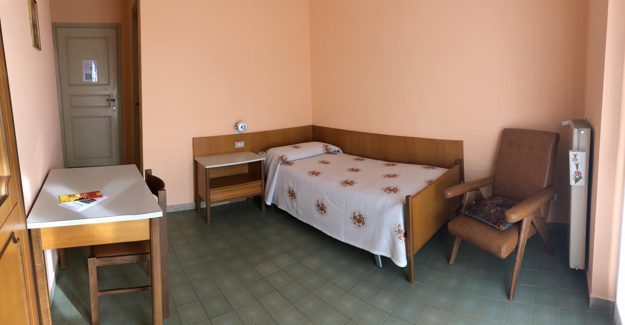 Centro Di Spiritualita Maria Candida Армено Экстерьер фото